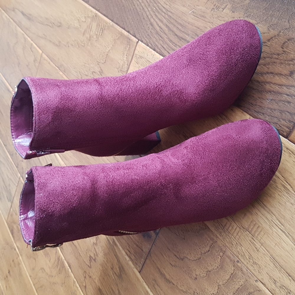 NYC Couture Faux Suede Booties with Zippers and Gold Coloured Trim Size 7